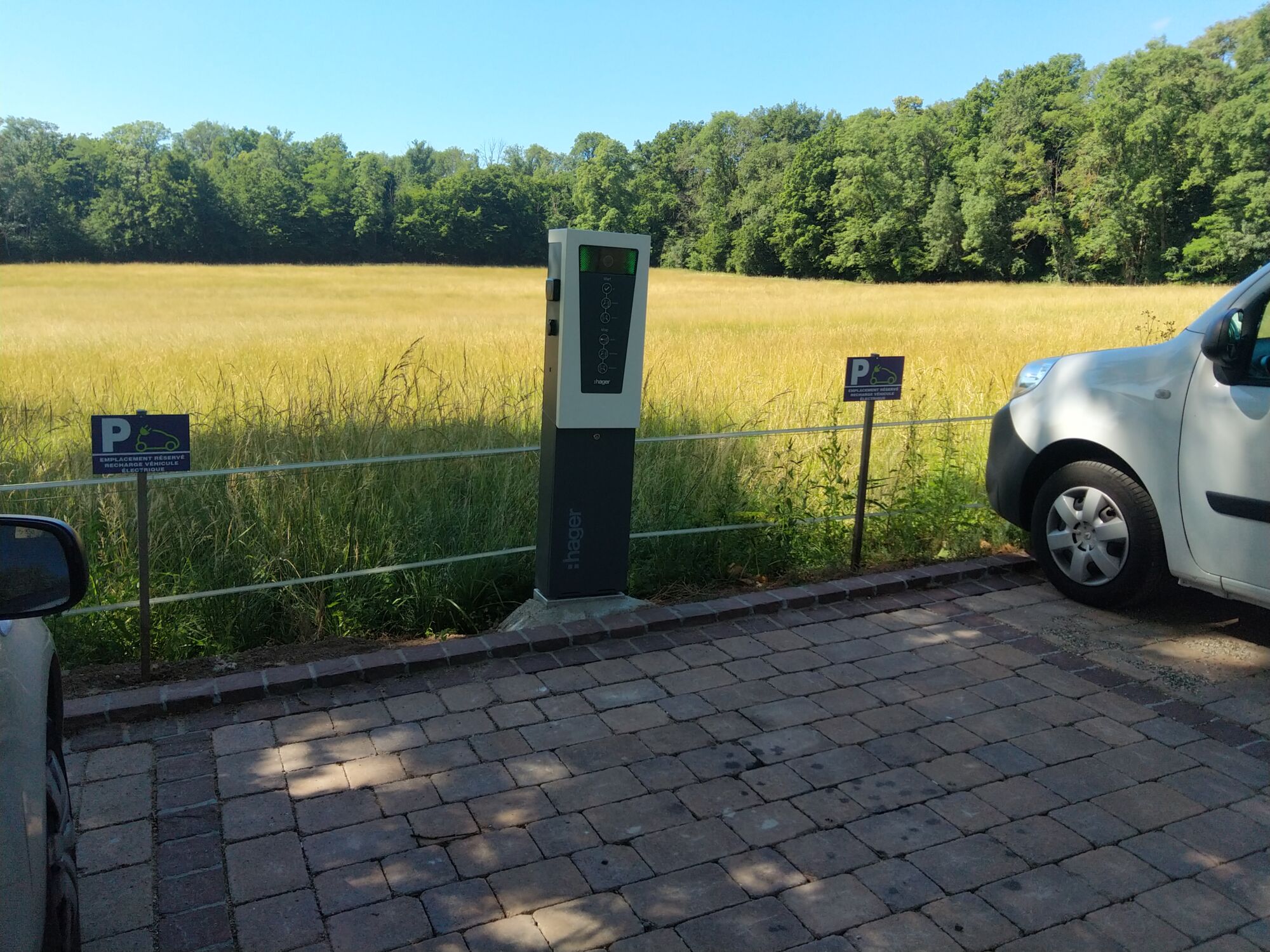 Des &eacute;quipements &eacute;lectriques et des services aptes &agrave; r&eacute;pondre aux exigences des professionnels Illzach
