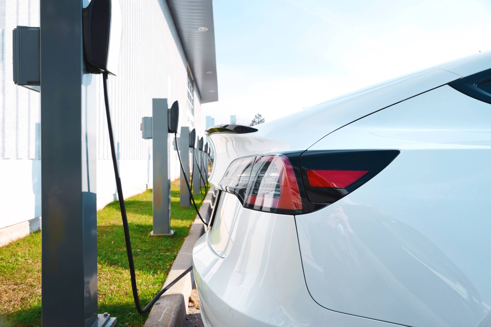Pourquoi installer une borne de recharge &agrave; paiement sur le parking de votre entreprise ? Wittenheim